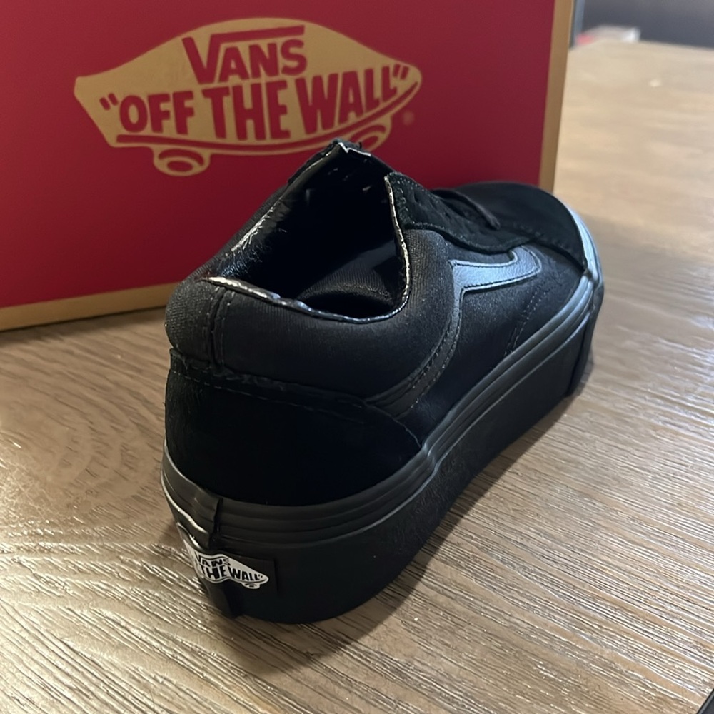 NWT Vans Old Skool Triple Black Platform Sneakers - Women's Shoes - VN0A3B3UBKA - Picture 4 of 8